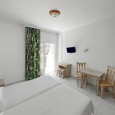 La Carabela Apartament *